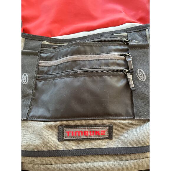 Timbuk Gray Red Messenger Laptop Bag - Picture 9 of 9